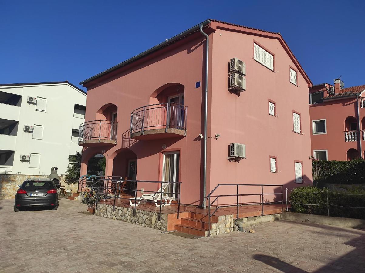 Apartments Mihael Malinska Exterior photo